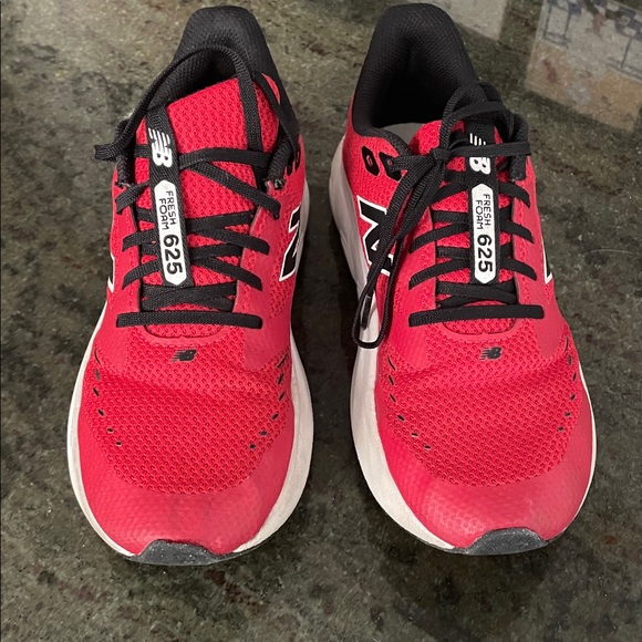 New Balance Gym Shoes Running Shoes Fresh Foam 625 Boys 6 - Picture 2 of 7
